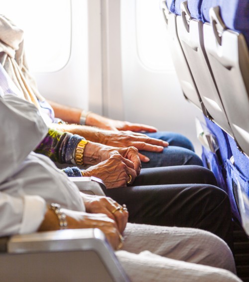 Conseils sur les voyages aériens pour les personnes âgées ayant des problèmes de santé et de mobilité