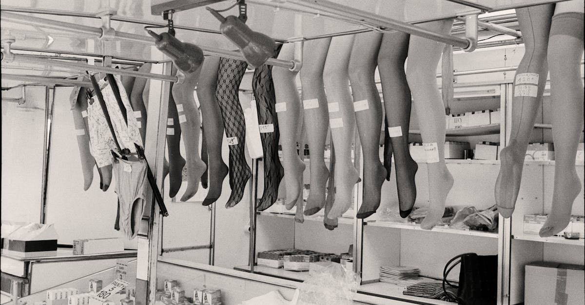 découvrez notre collection de collants et bas de qualité, alliant confort et style. idéals pour toutes les occasions, nos produits offrent une touche d'élégance à votre tenue tout en vous garantissant une allure soignée et raffinée.