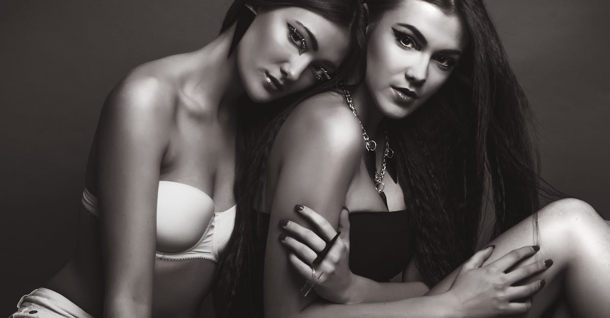 découvrez notre collection de lingerie élégante et confortable. des modèles variés pour toutes les morphologies, alliant sensualité et bien-être. faites l'expérience d'une lingerie de qualité qui sublime votre silhouette.