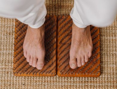Découvrez les bienfaits du tapis d’acupression : comment l’utiliser au quotidien ?
