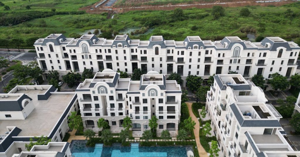 découvrez les meilleures stratégies d'investissement immobilier, astuces pour maximiser votre rendement et conseils pour réussir dans le secteur de l'immobilier, que vous soyez débutant ou expert.