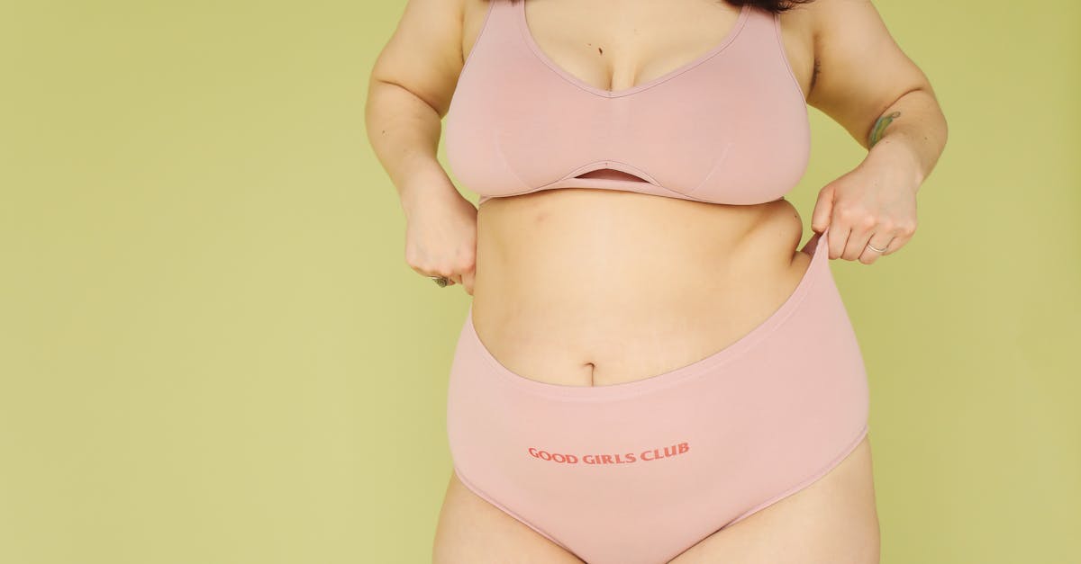 découvrez les dernières tendances lingerie : styles, couleurs et matières incontournables pour sublimer votre silhouette cette saison. inspirez-vous des nouveautés chic et confortables !