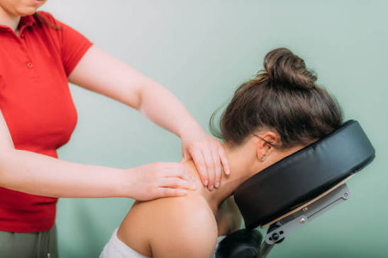 Quels sont les bénéfices d’un Massage assis à Lyon après une période de fatigue intense ?